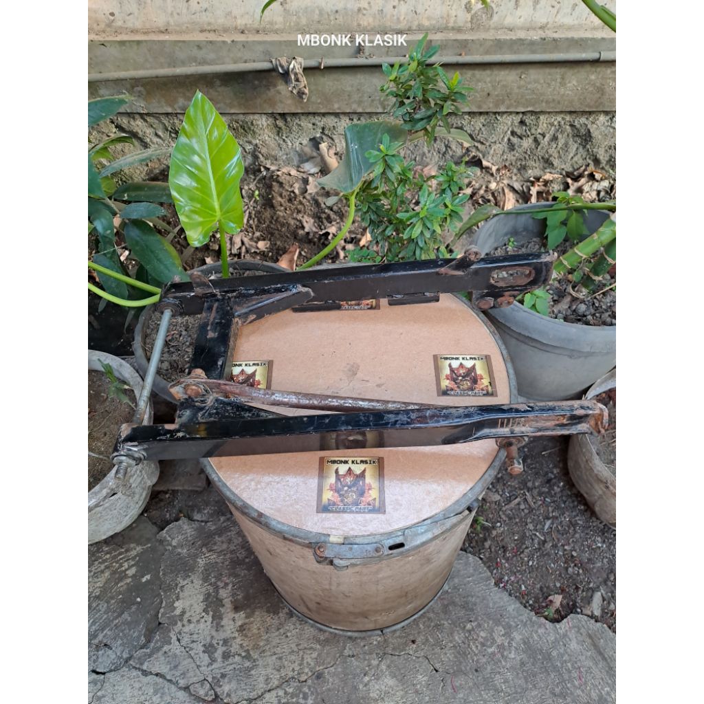 swing arm grand bulus legenda impressa ORIGINAL swingarm astrea grand bulus legenda impressa arm hon