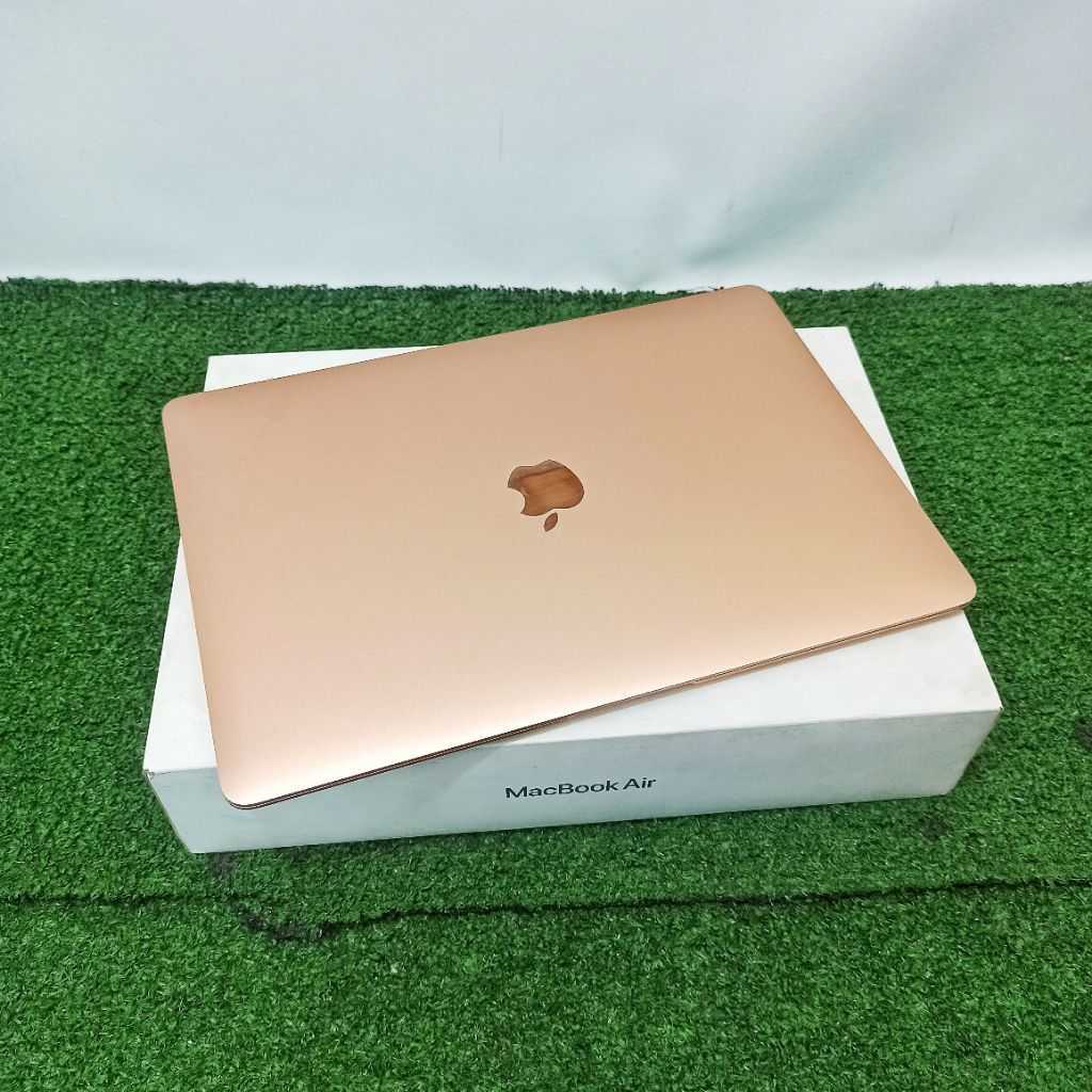 MacBook Air Retina 13" Rosegold series intel core i5 RAM 8GB SSD 128GB Fullset Bekas