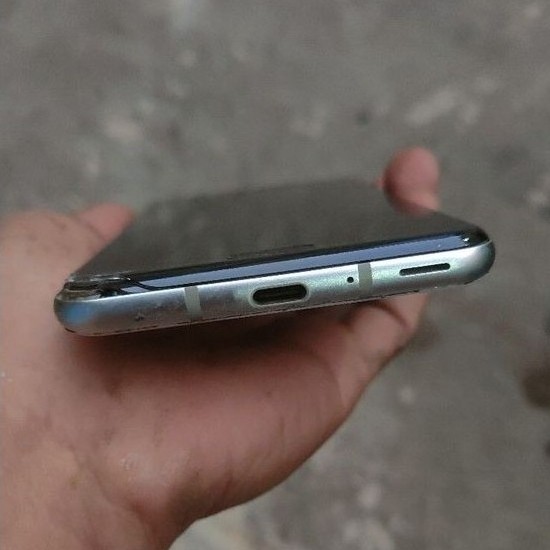 Sharp Aquos R3 ram 6/128Gb MATOT