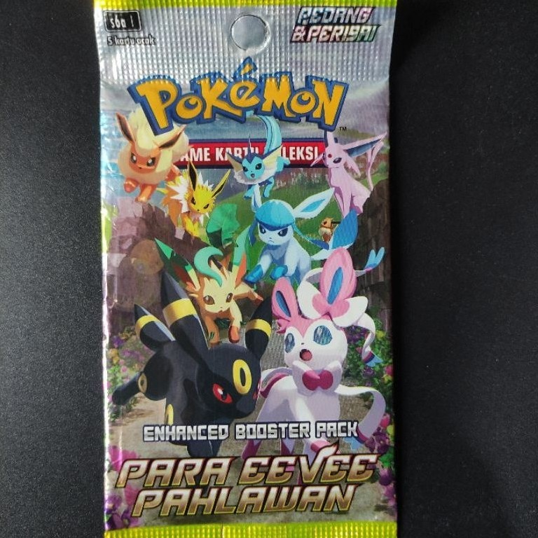 TCG Para eevee Pahlawan booster pack