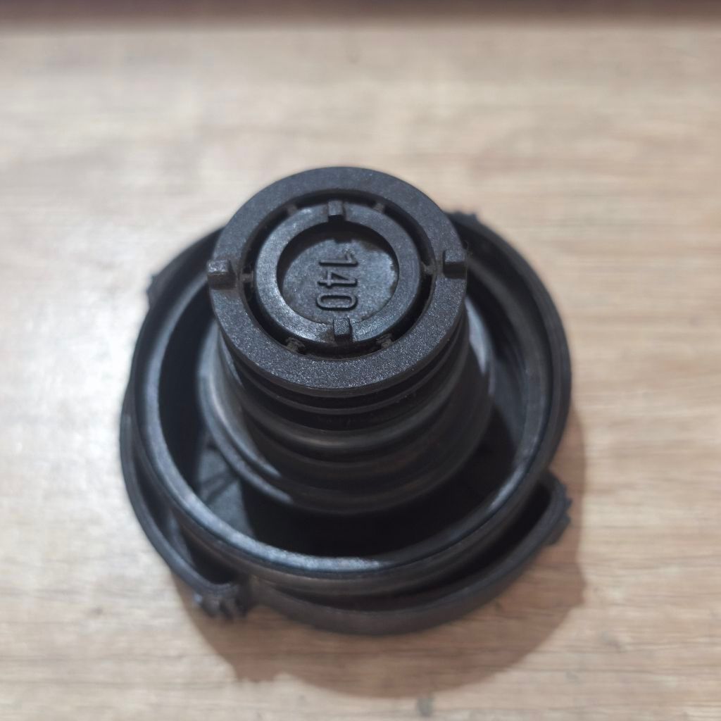 Tutup Radiator 140° BMW E30/E36/E34