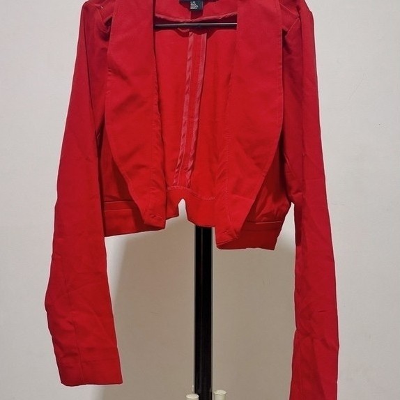 crop Blazer merah forerver 21