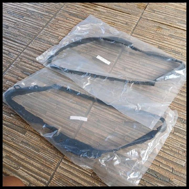HOT DEAL LIST KARET HEAD LAMPS MERCEDES-BENZ W204 SEPASANG