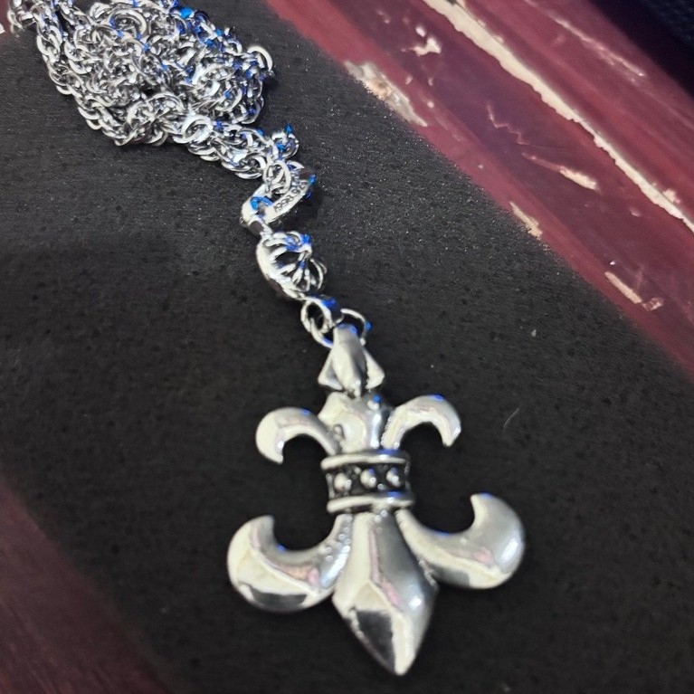 chrome hearts necklace
