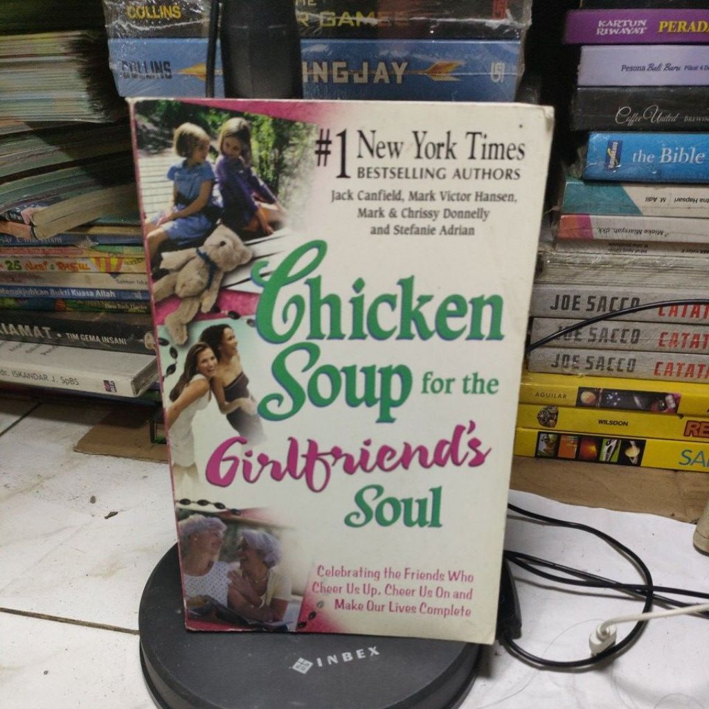 BUKU CHICKEN SOUP FOR THE GIRLFRIEND'S SOUL BERBAHASA INGGRIS BEKAS
