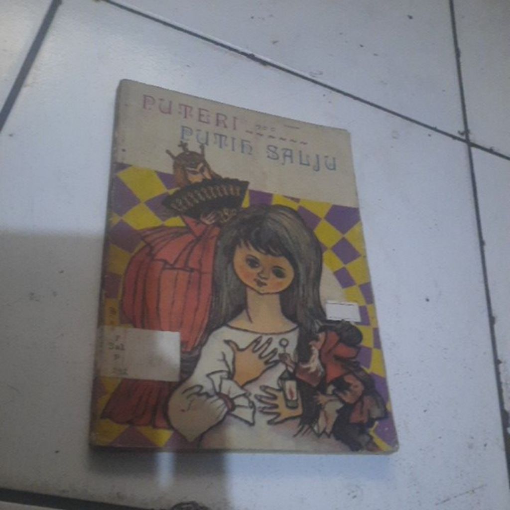 PUTERI PUTIH SALJU - J GRIM