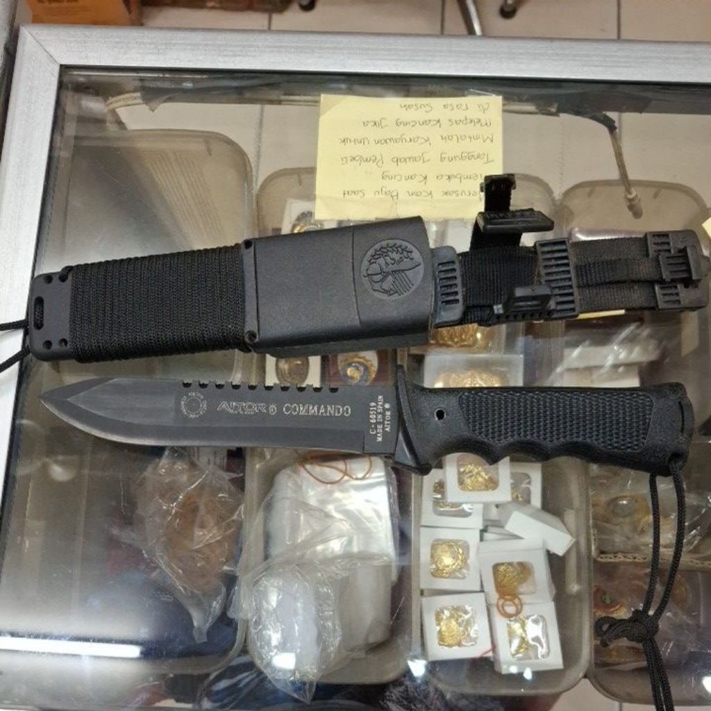 pisau aitor comando