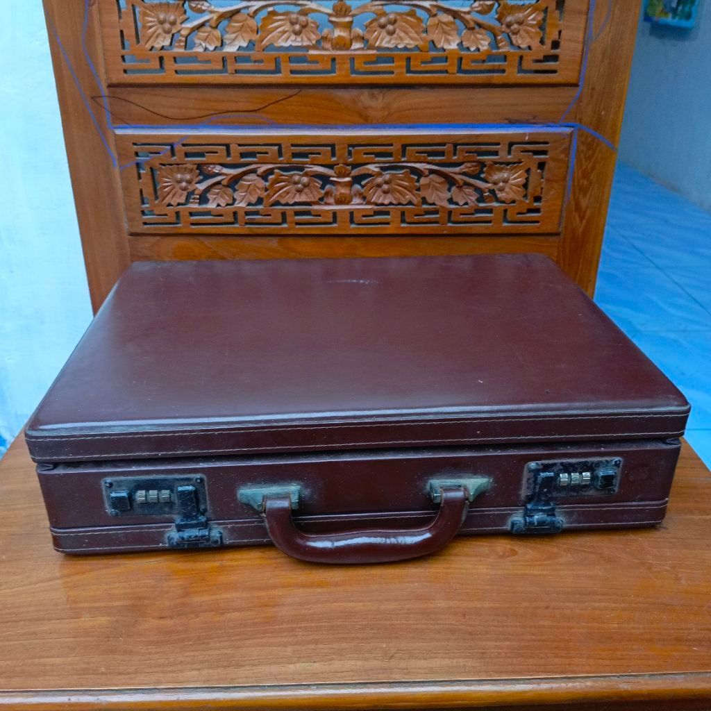 koper tas kulit antik jadul vintage lawas mulus normal