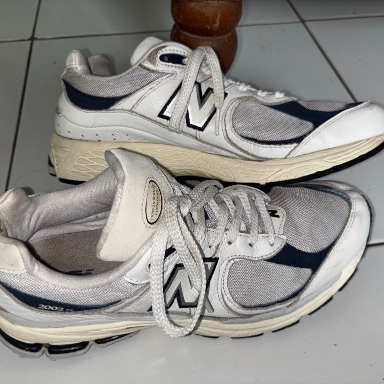 Sepatu NB 2002R White