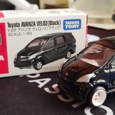Tomica Toyota Avanza Veloz Black