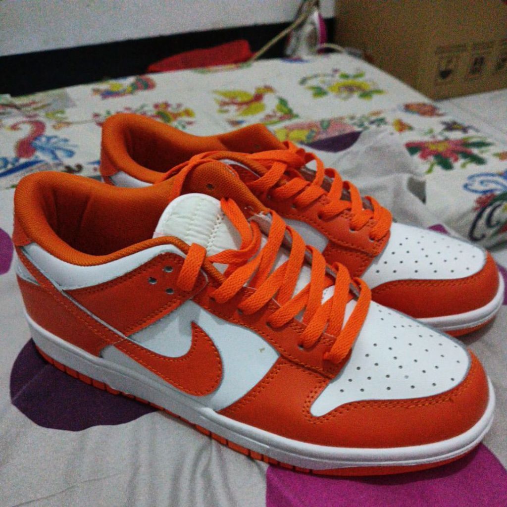 Sepatu Nike Air Dunk Low Size 43 insole 27.5cm Like New