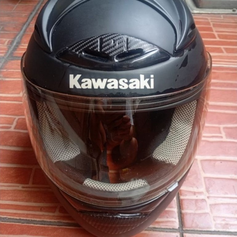 Helm full face Kawasaki size L bekas, layak pakai hitam doff