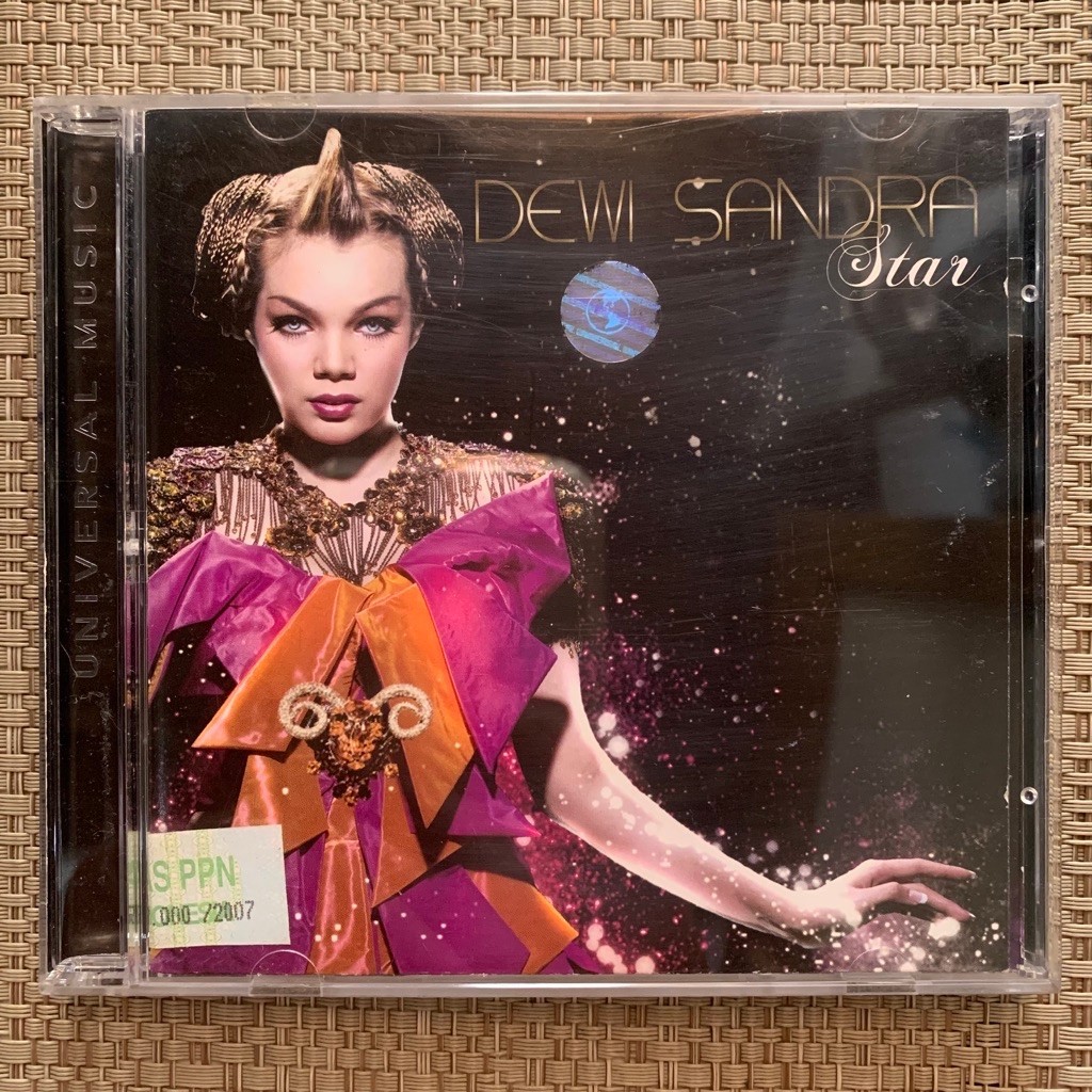 CD Dewi Sandra - Star