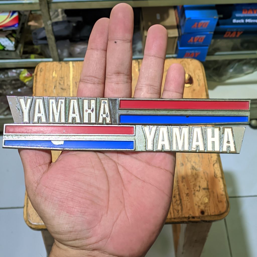 Emblem Body Yamaha V75 V 75 Bekas Second