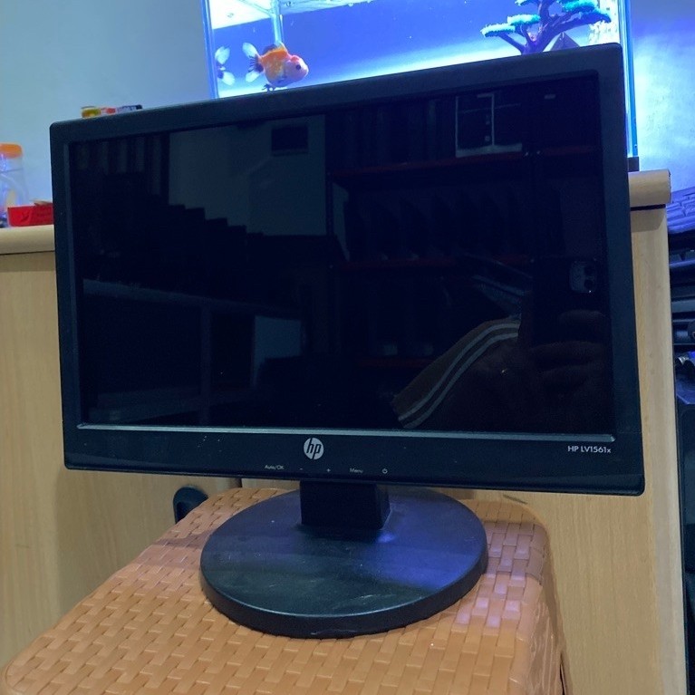 Monitor HP LCD 16 inch wide