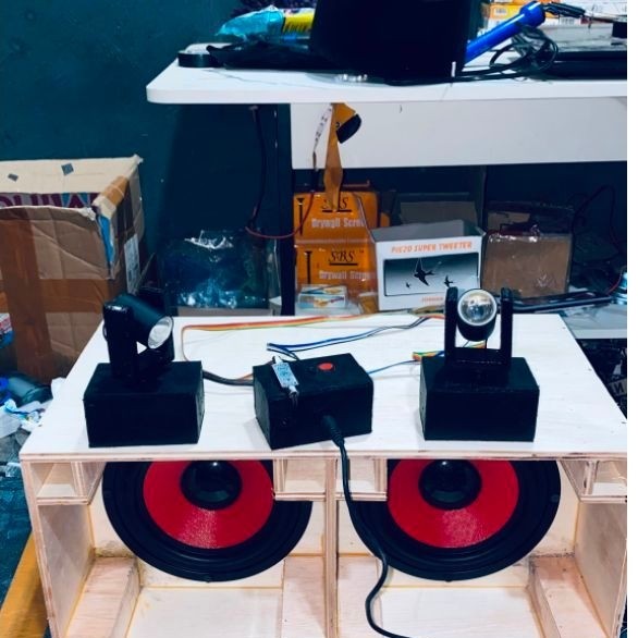 harga ambyar Lighting bergerak 2 biji + modulnya siap pakai, lighting sound miniatur