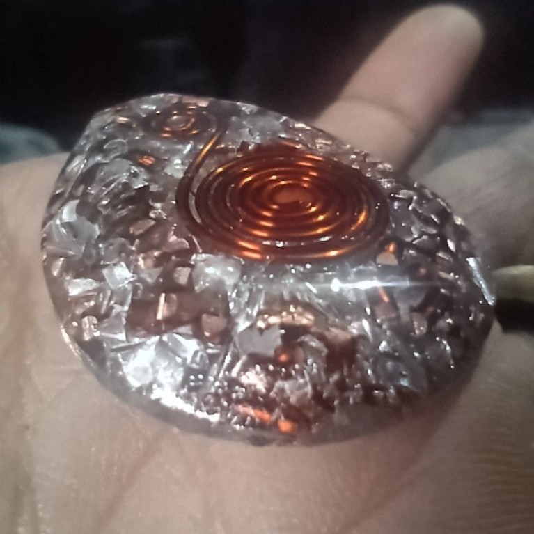 Orgonite Cakra Pusara Liontin Kesehatan Pelindung & Penyeimbang Energi