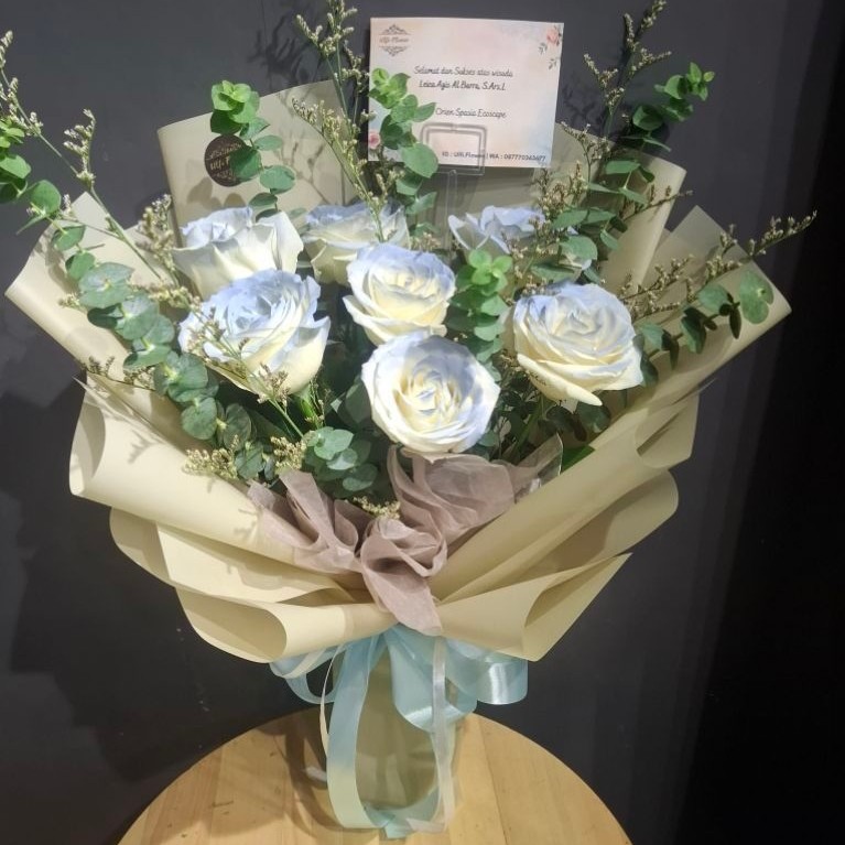 BUKET BUNGA SEGAR, BUKET MAWAR ASLI, BUKET BUNGA ASLI, BUKET MAWAR BIRU ASLI, BUKET WISUDA, BOUQUET 