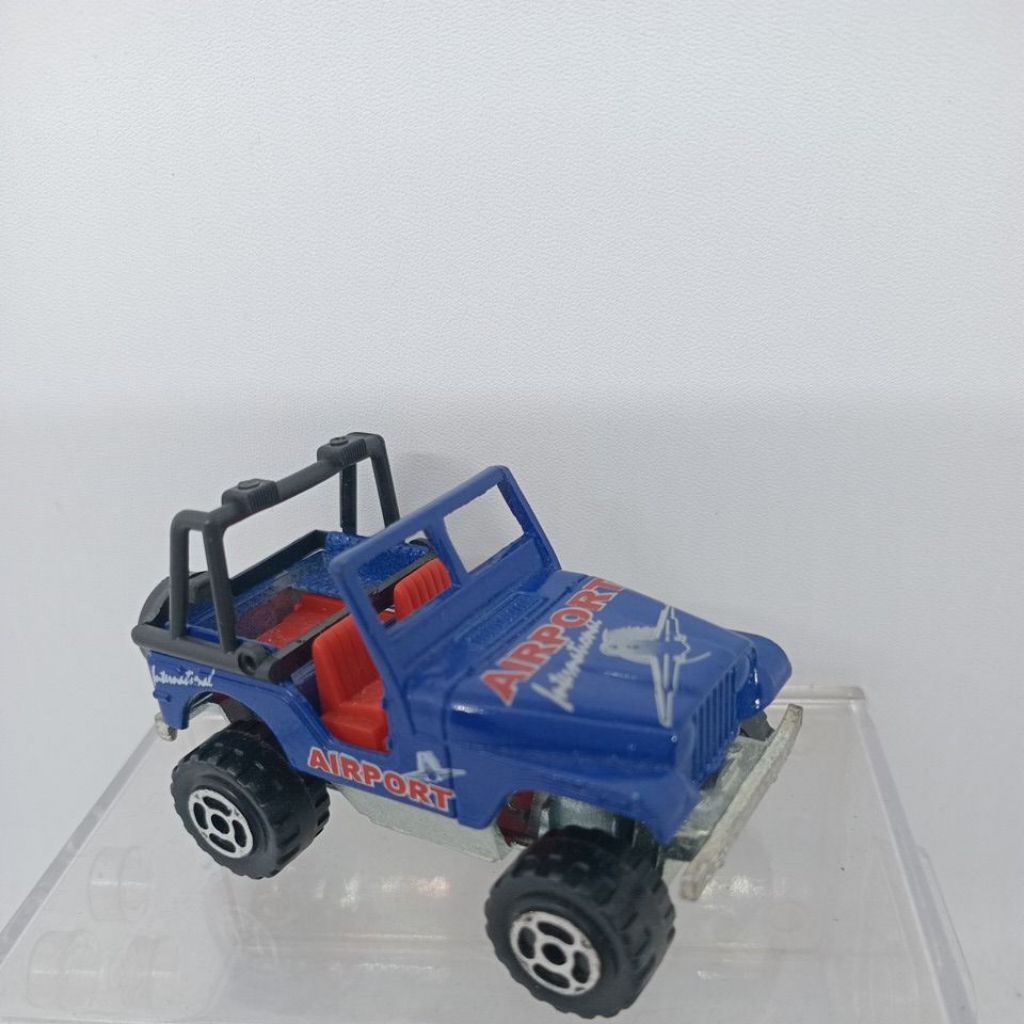 Majorette Jeep AIRPORT