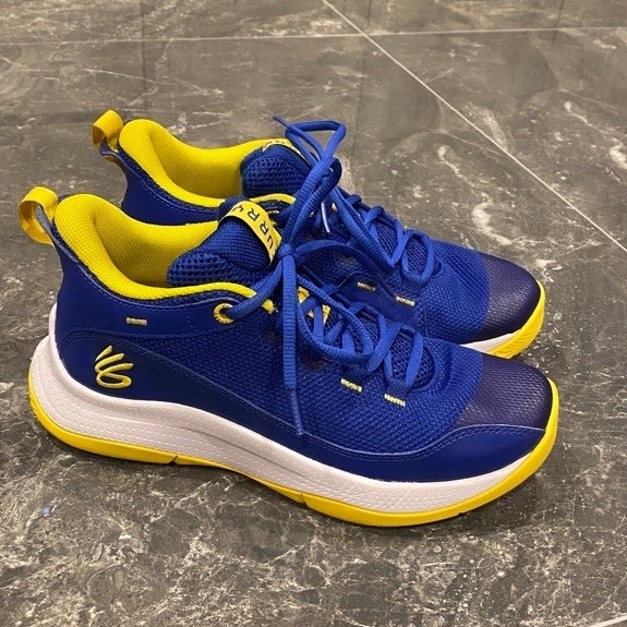 Preloved Under Armour Curry 3Z7 (EU 38,5)