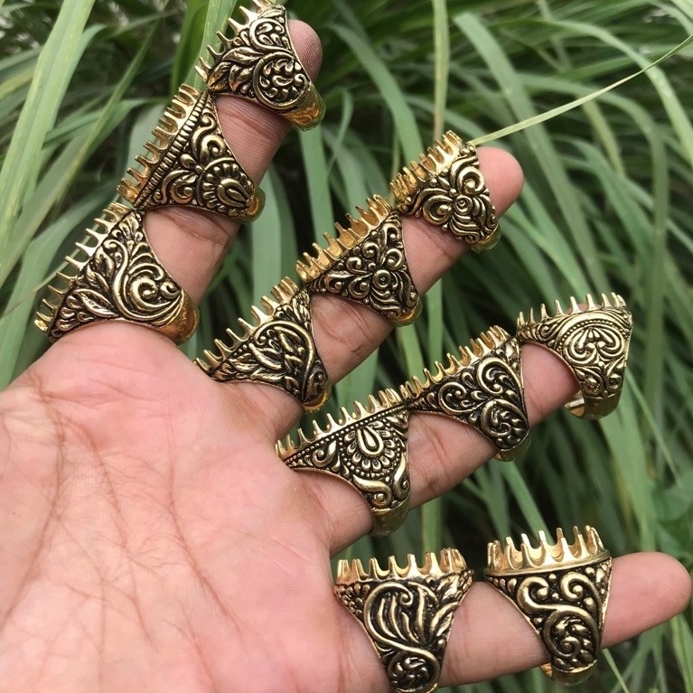 Emban cincin kuningan sari gerigi