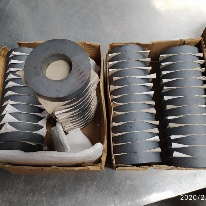 Magnet Ferrite 100x45x20mm Ring Donat Daya Tarik Kuat Hitam untuk Speaker & Mencari Paku