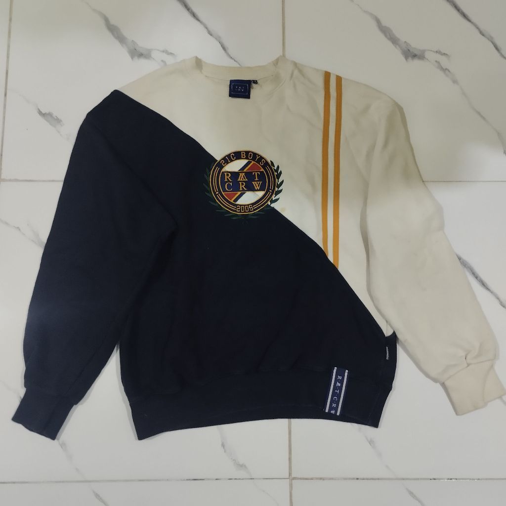 Crewneck Romantic Crown Vintage Logo Krem Original