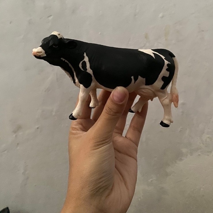 Figur Sapi Holstein Betina Miniatur Detail Rapi