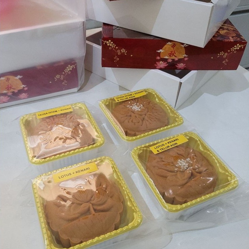 Kue bulan Premium . Mooncake . Hongkong style . Original . Homemade . Halal . Pc