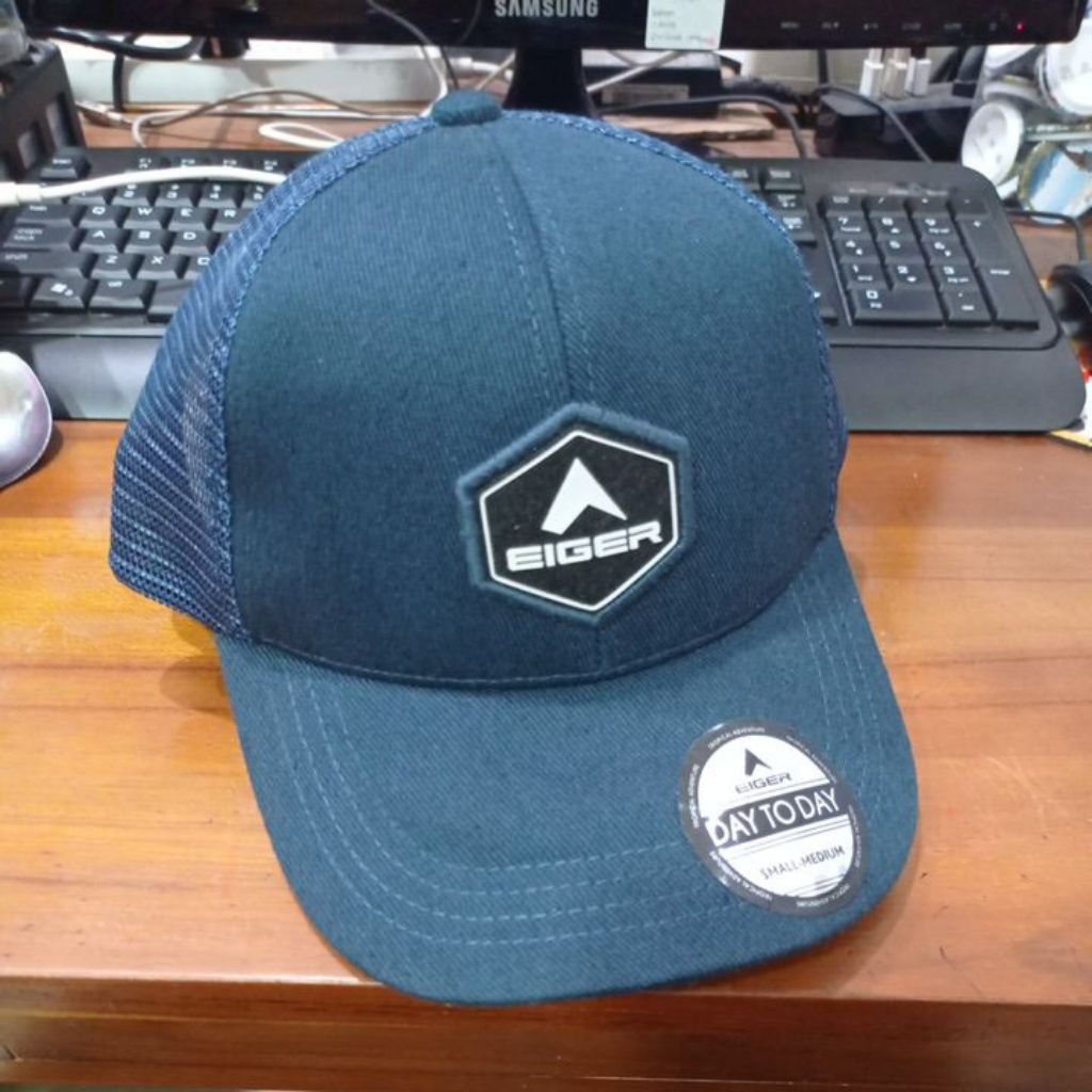 Topi Eiger1989 Space Trucker 1.1 Caps / Topi Eiger