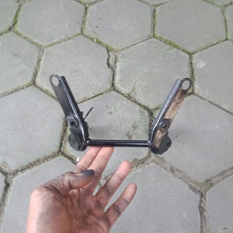 breket visor lampu depan honda megapro primus original