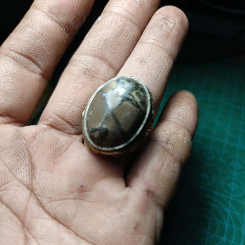 cincin  batu jolo sutro kendeng