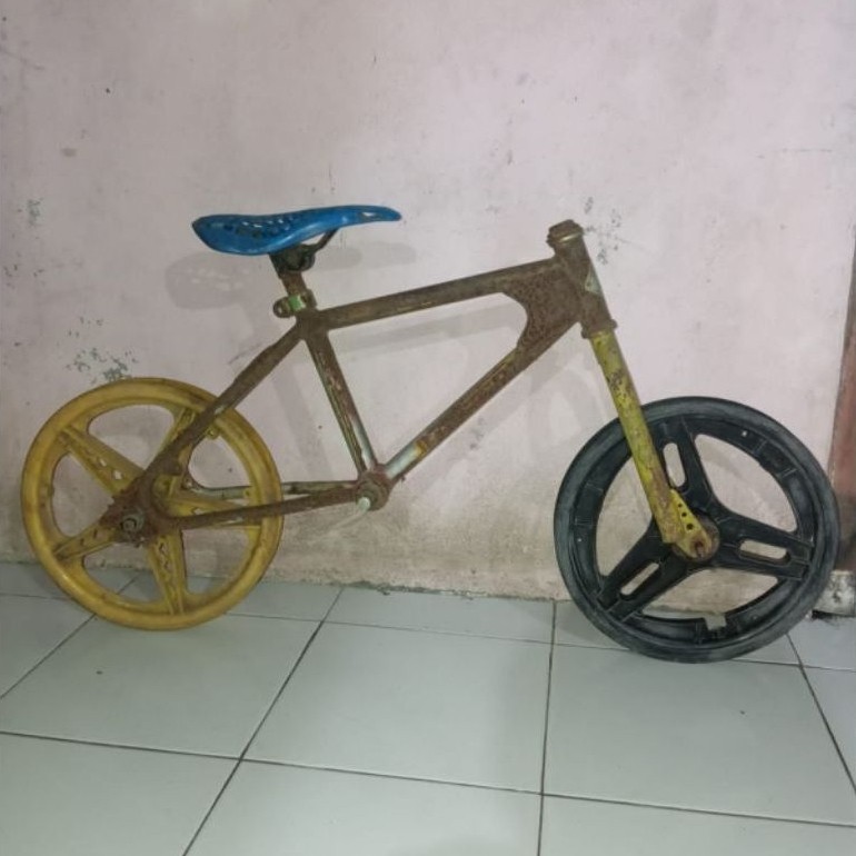 sepeda BMX merk oyama 16 inch