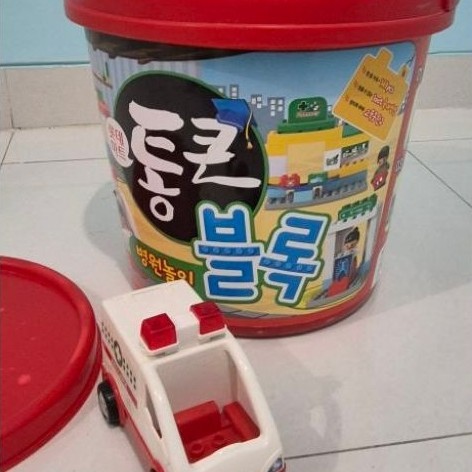 Preloved Lego Korea mainan 1 bucket ember tersedia 2 variasi
