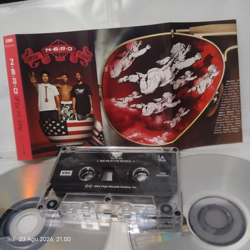 kaset pita NERD (No-energy required devians) Fly or die