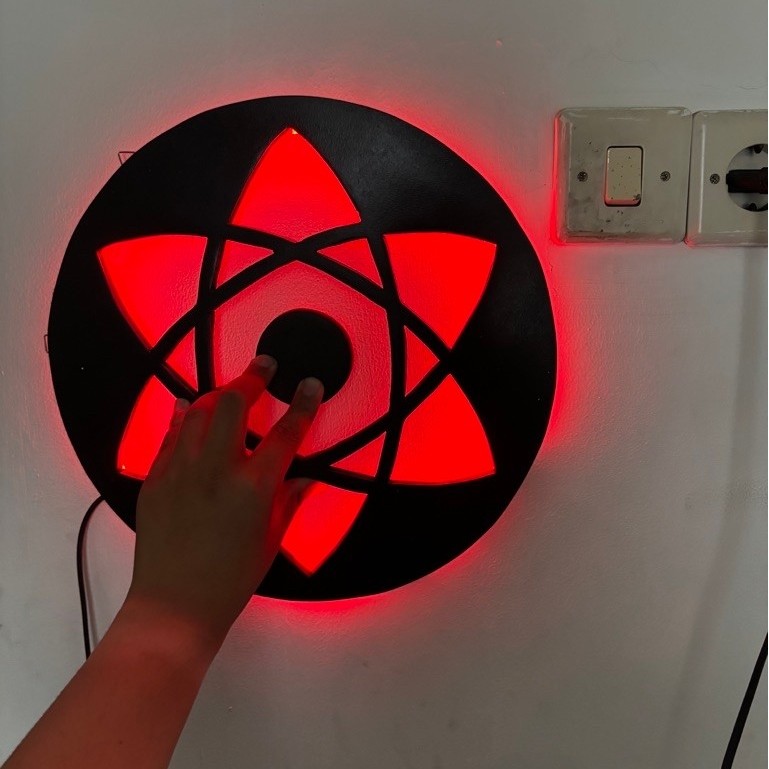 Pajangan dinding mata sharingan Sasuke