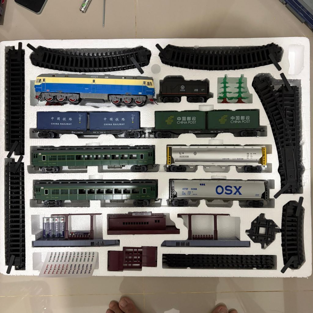 Set Kereta api fenfa RC diesel dan set kereta api fenfa diesel tanpa RC