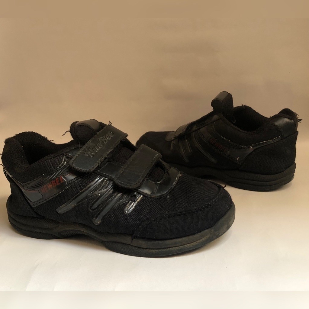 Sepatu Sekolah Anak Hitam Nuubee Size 34 Velcro perekat Bekas Murah