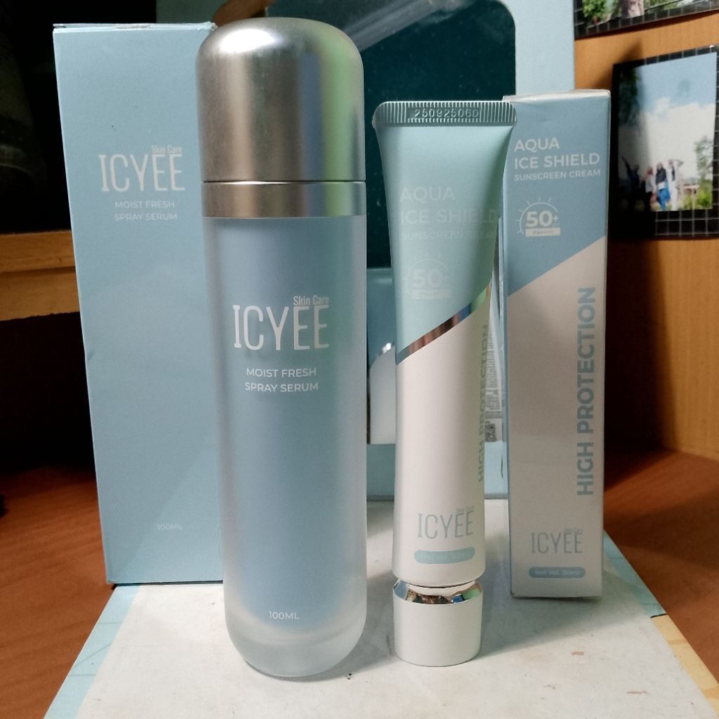 ICYEE MOIST FRESH SPRAY SERUM DAN ICYEE AQUA ICE SHIELD SUNSCREEN SPF 50 PA++++