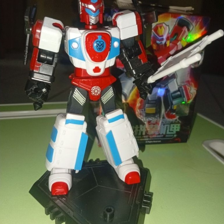 HELLO CARBOT. ACTION FIGURE. MODEL KIT. RESCUE MASTER