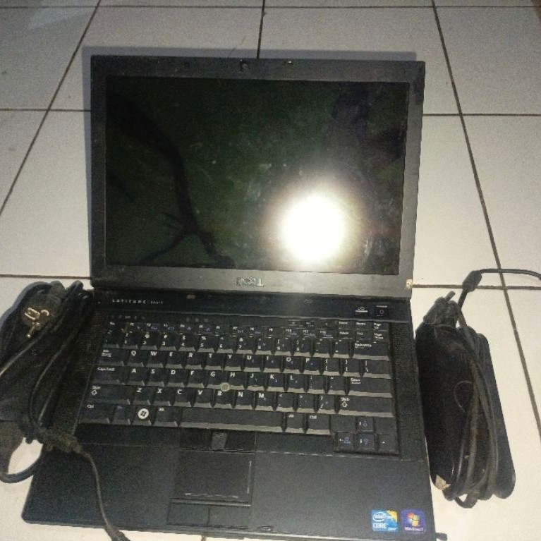 LAPTOP DELL LATITUDE E6510 Core  I7 RAM 4 GB  (HDD) 320 GB. Min Lcd