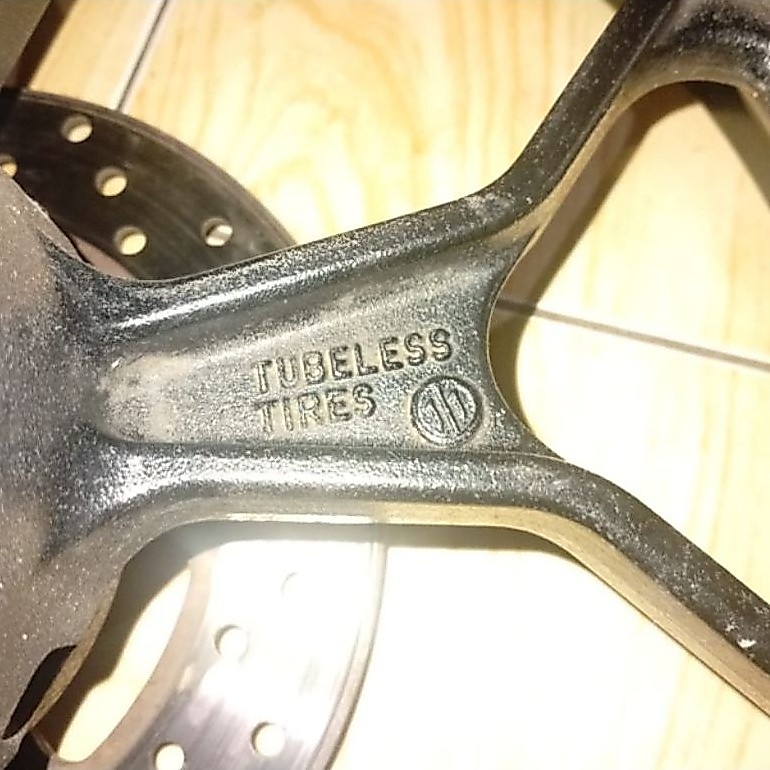 VELG+BAN+PIRINGAN BELAKANG COPOTAN MT25/R25 ORIGINAL YAMAHA
