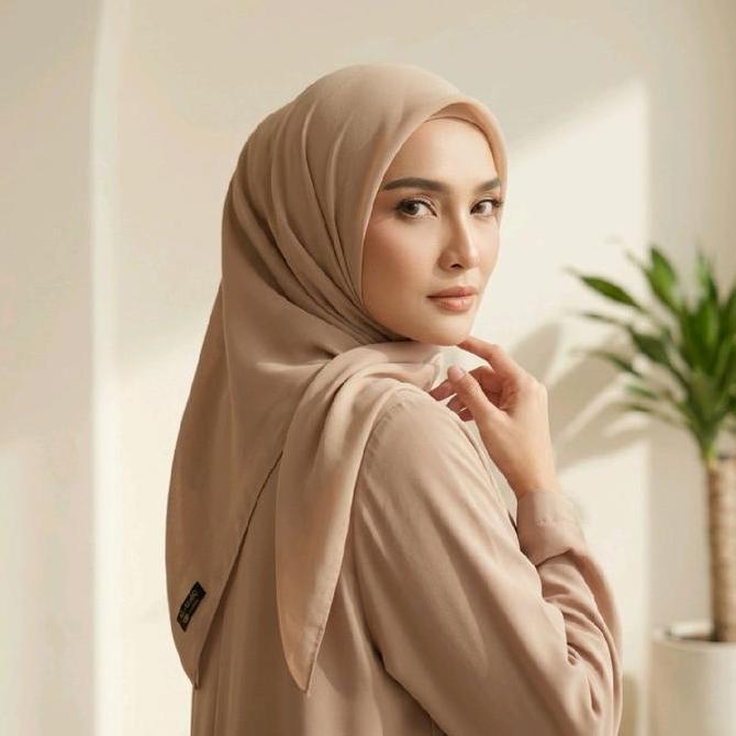 Bella Square Cream 120x120 Hijab Segi Empat Wanita | Bahan Poly Cotton Premium Al-Riziq HCS