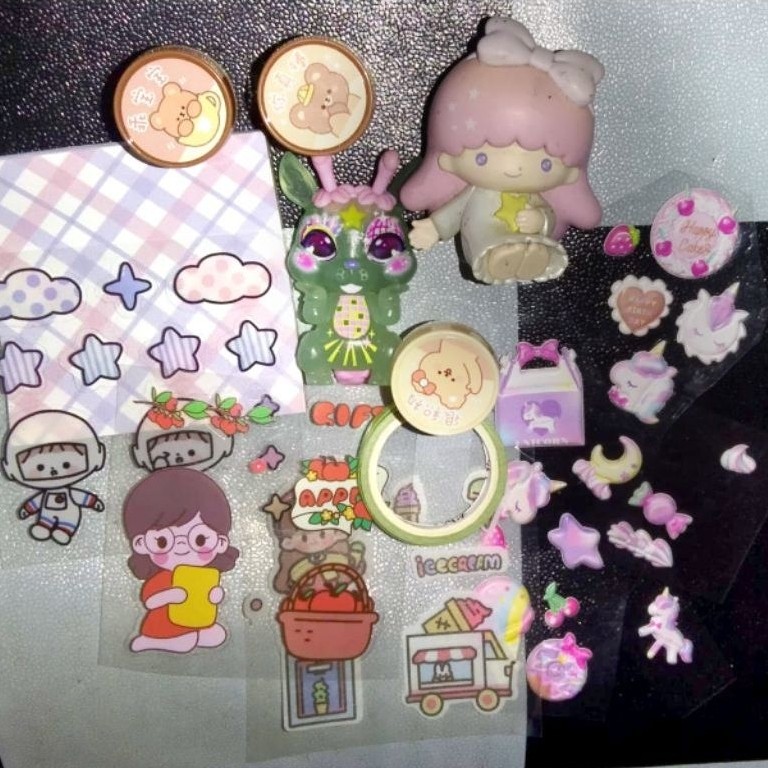 preloved mainan figure miniatur sanrio stiker stample bear
