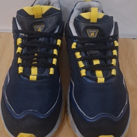 Preloved sepatu running Lecaf