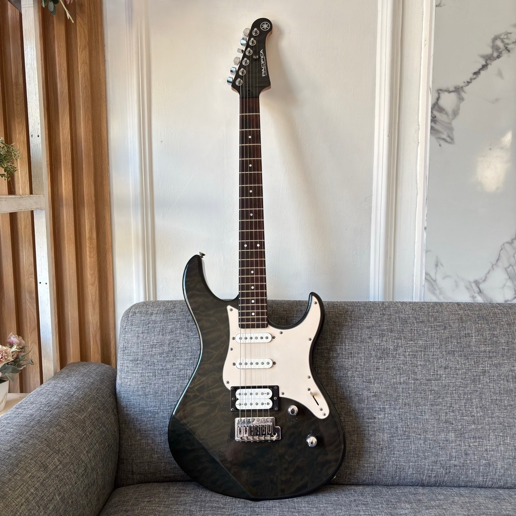 Yamaha pacifica 212vqm