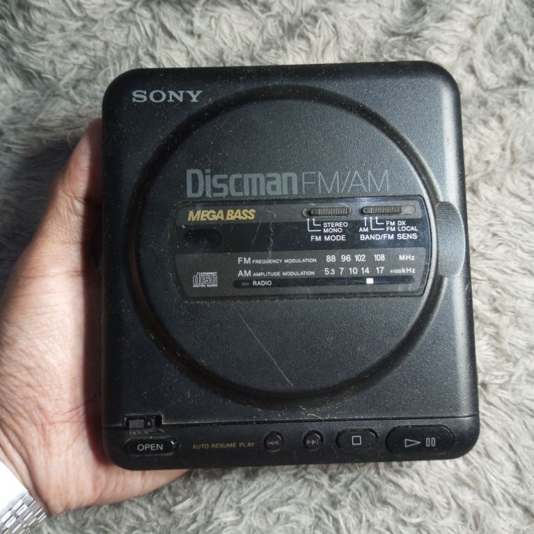 Discman sony D-T24 ( matot )