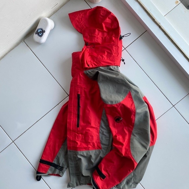 Jacket outdoor Mammut gortex gropcore (waterproof) good condition