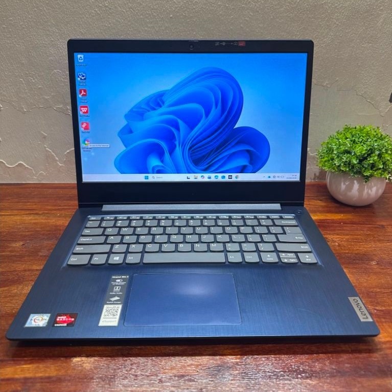 LENOVO IDEAPAD SLIM 3 AMD ATHLON GOLD 3150U WITH RADEON GRAPHICS (4 CPUS, ~2.4GHz)AMD RADEON GRAPHIC