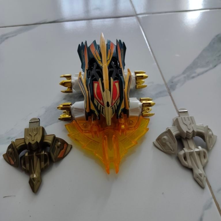 Crush Gear Garuda Phoenix Special edition Gold Blade Full Bandai